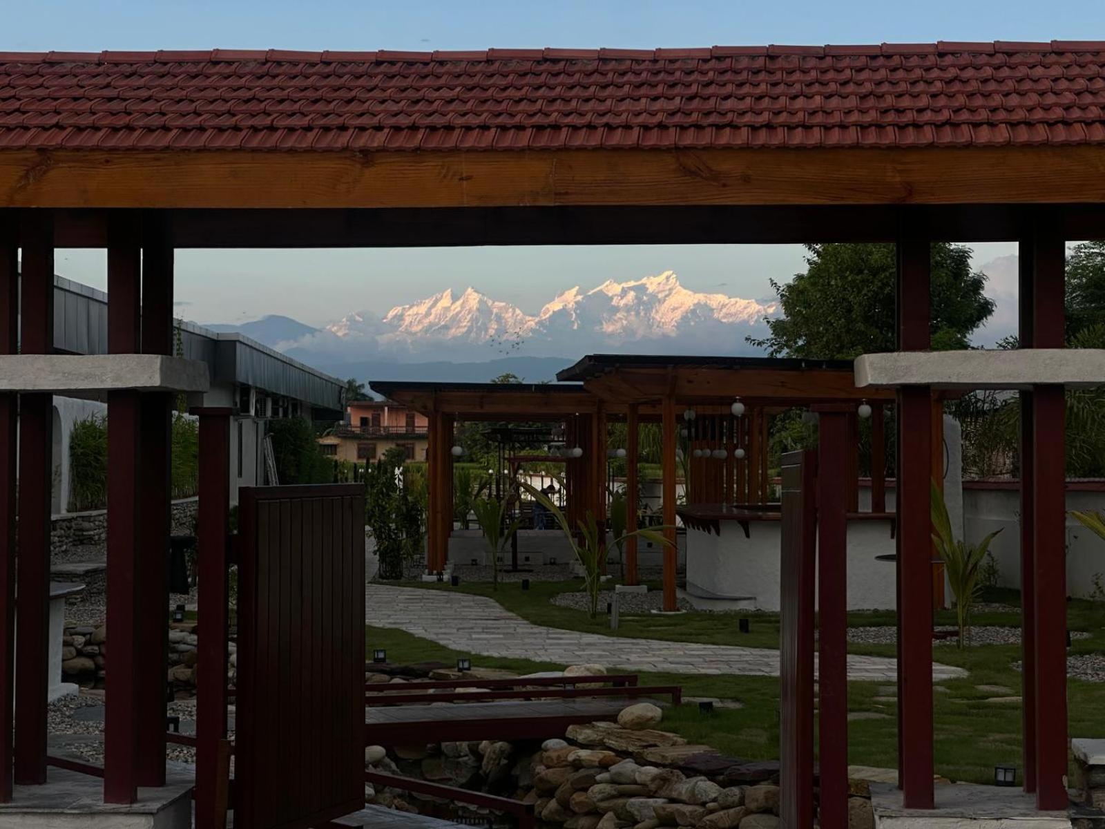 Hotel Aikawa Sauraha Eksteriør billede